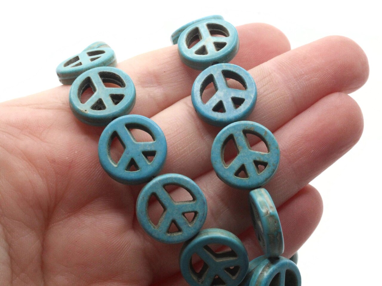 26 15mm Turquoise Blue Peace Symbol Dyed Synthetic Turquoise Stone Beads bB3